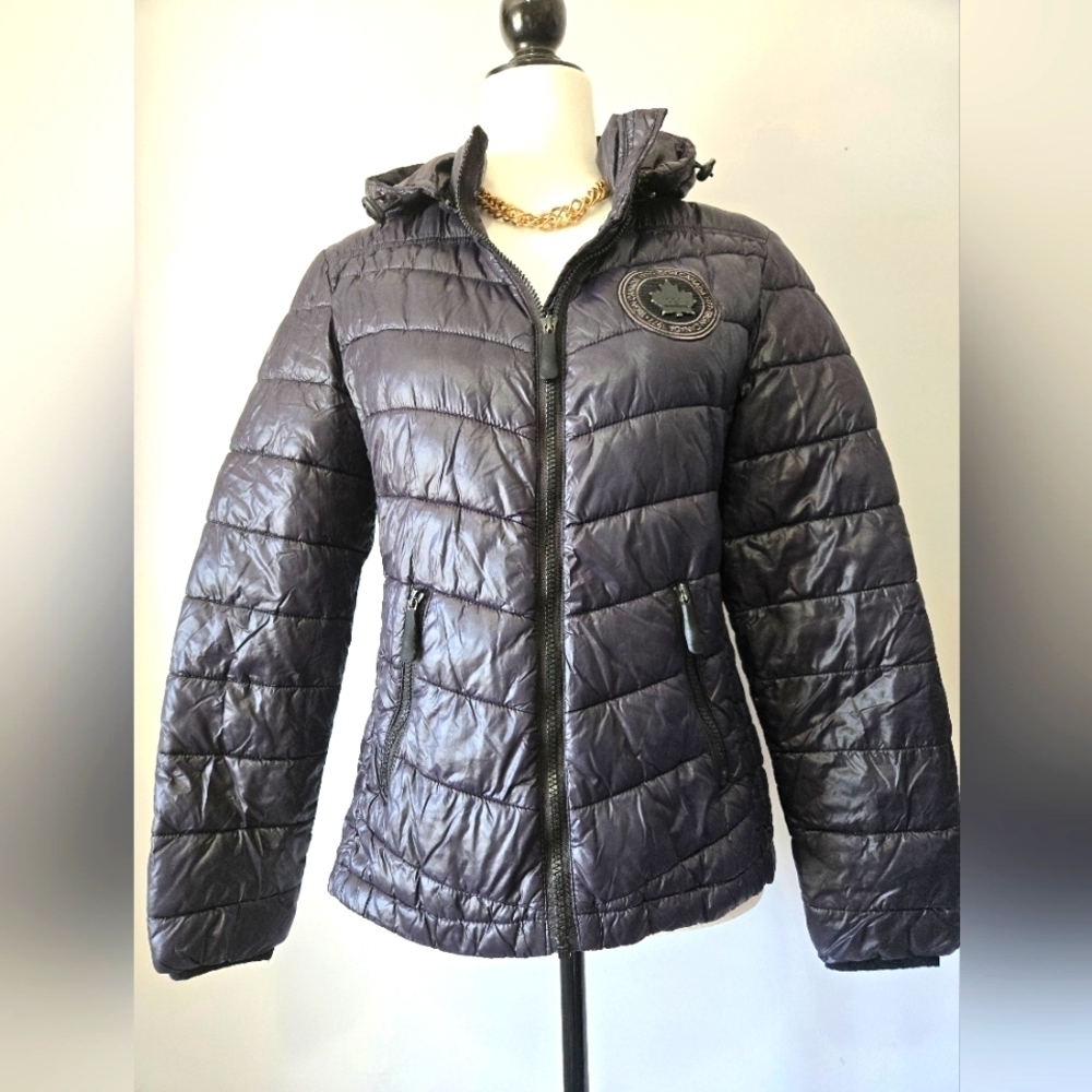 TOBOGGAN (TBGN)CANADA Featherless Lightweight Quilted PufferJacket - Medium
